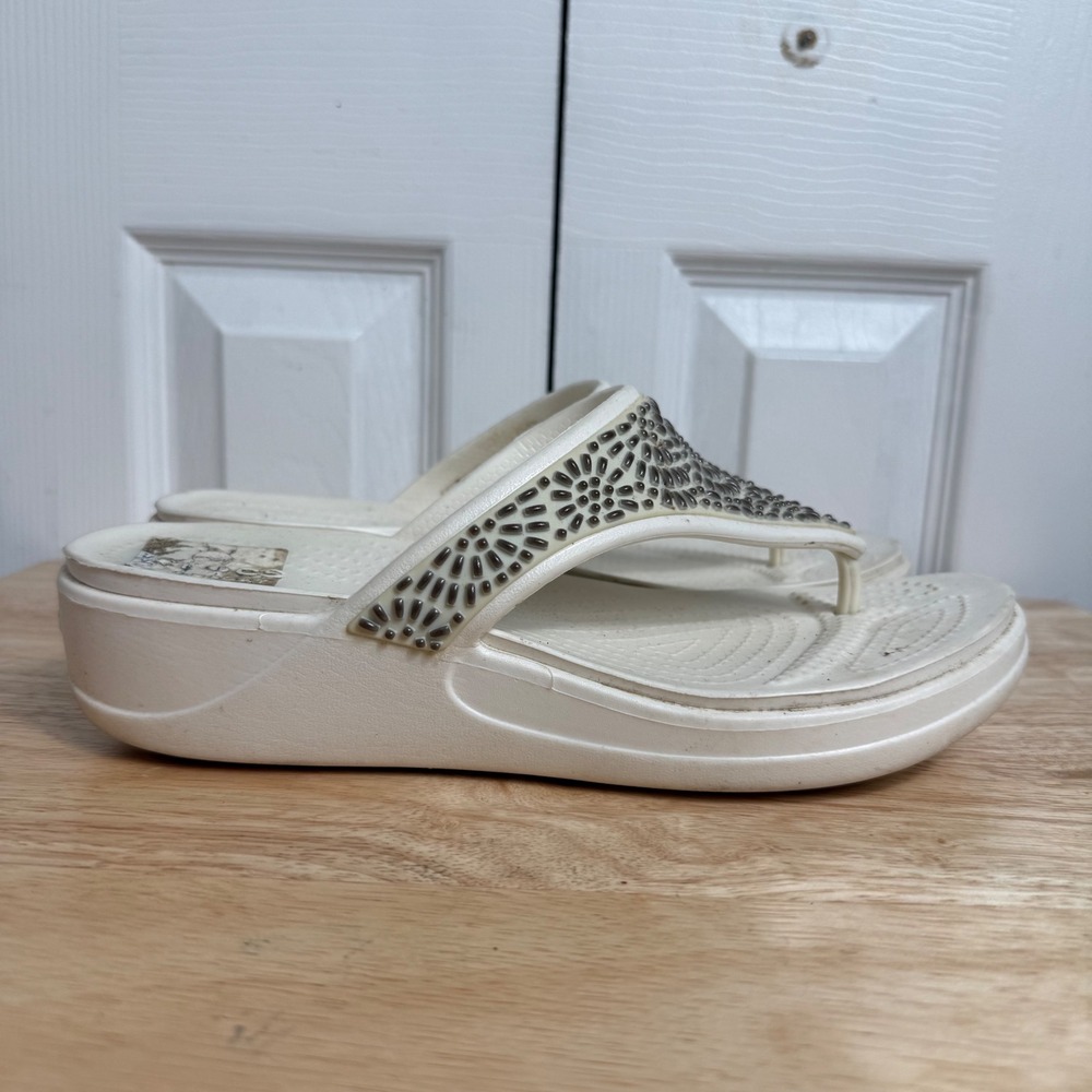 Crocs Capri V Beaded Wedge Flip Flop 8 White Platform Boho Summer Sandals